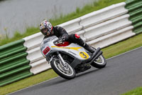 Vintage-motorcycle-club;eventdigitalimages;mallory-park;mallory-park-trackday-photographs;no-limits-trackdays;peter-wileman-photography;trackday-digital-images;trackday-photos;vmcc-festival-1000-bikes-photographs